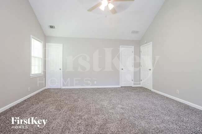 Photo - 960 Old Spring Way NE
