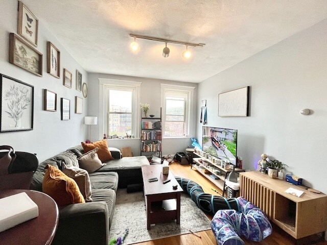 Building Photo - 1625 Commonwealth Ave Unit 18 Rental