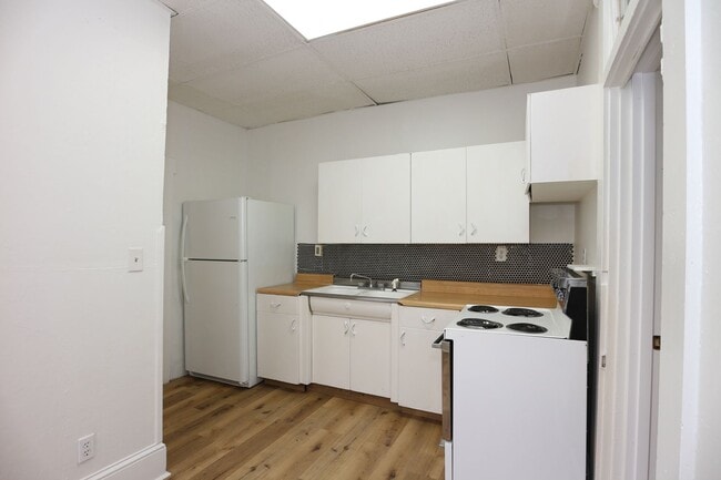 612 E Pike St
