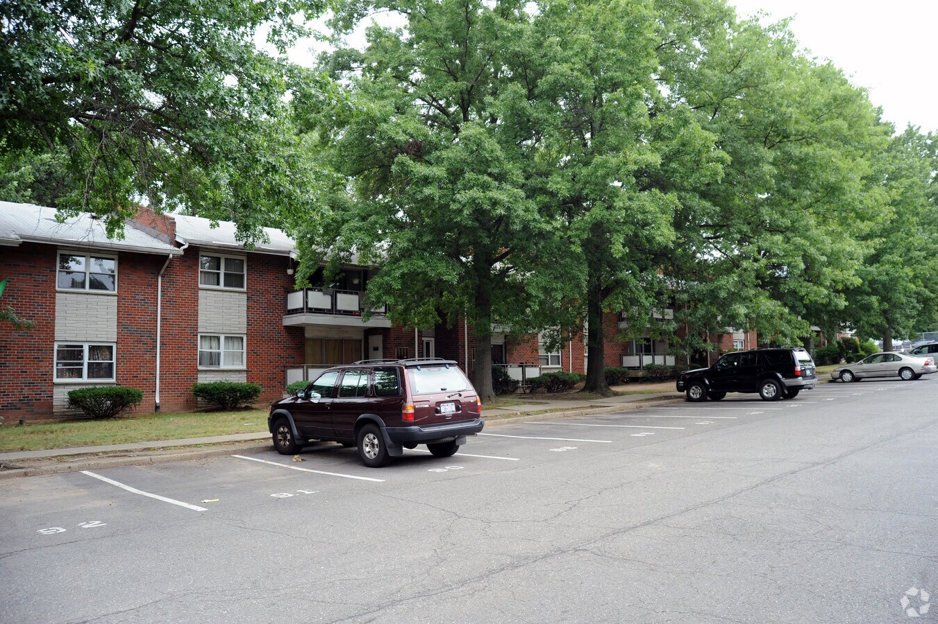 262-282 N Main St - Cadillac Manor