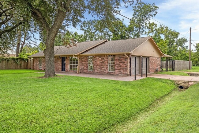 Building Photo - 7731 Schneider Rental