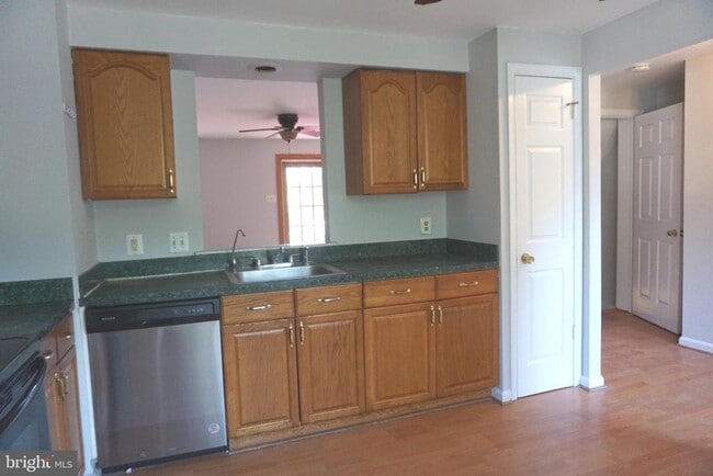 Photo - 19 Shady Spring Pl