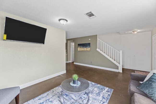 904 Purple Martin Ct