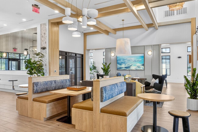 Building Photo - Echelon at Charlotte