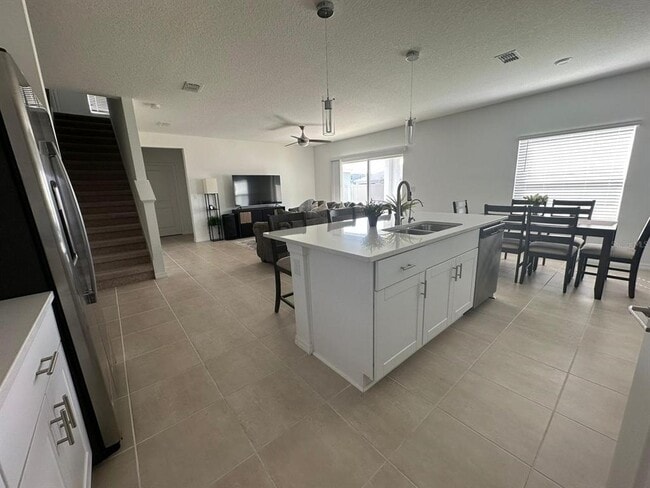 5656 Costa Blanca Wy