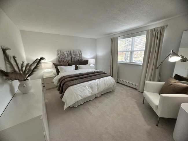 Master Bedroom - Sheridan Apartments