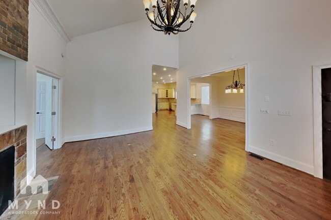 Photo - 1819 Luther St