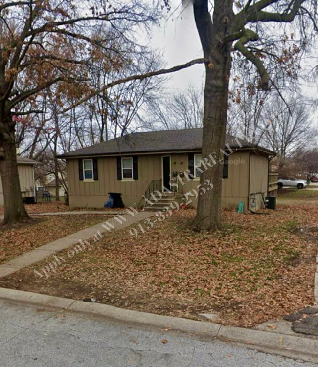 Building Photo - Wonderful Ranch Home in KCMO - Available i...