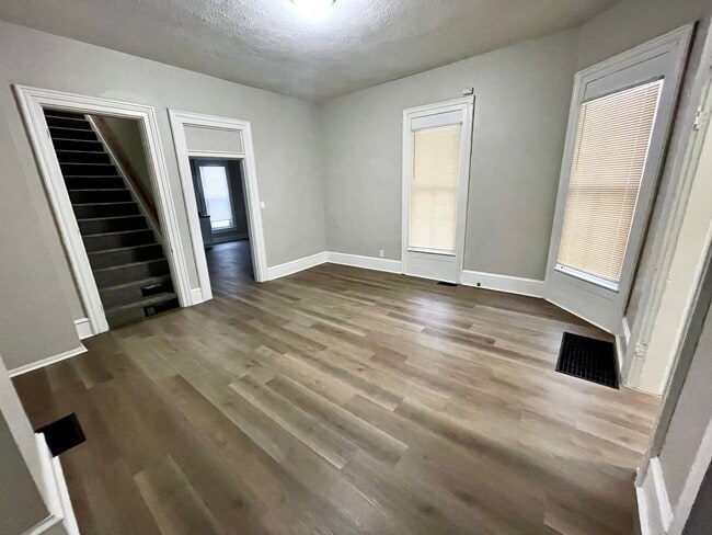 Building Photo - 650 W Ash St Unit 650 W. Ash. St.