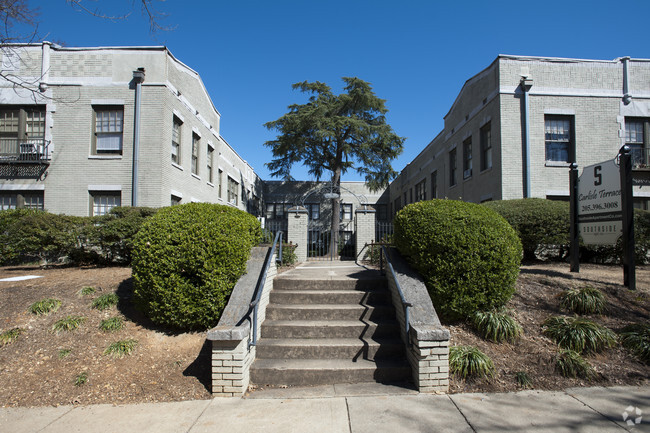 Front Entrance - Carlisle Terrace Rental