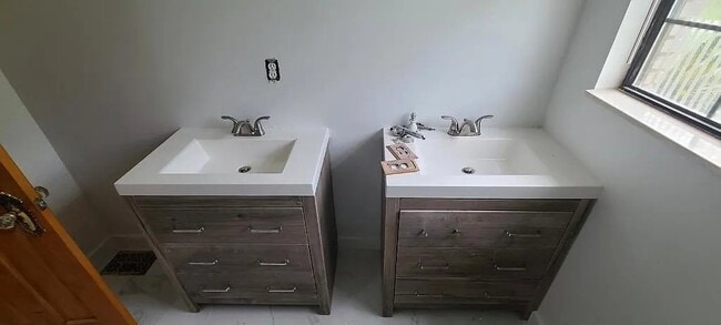 Photo - 2107 Lou Dr W