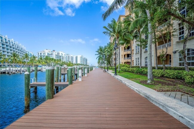 Photo - 3001 NE 185th St Unidad 127