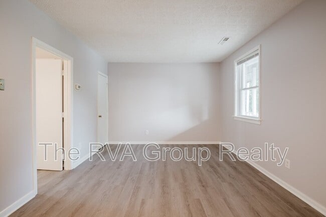 Photo - 3807 Woodlawn St Unit 8
