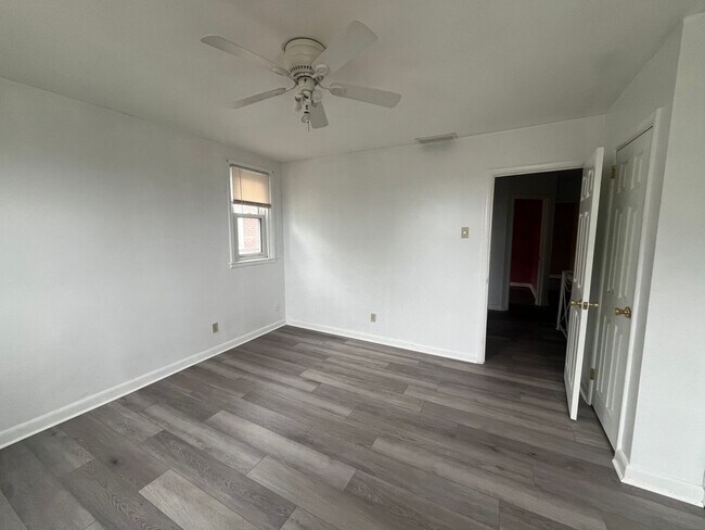 Photo - 3 bed room 1.5 bath