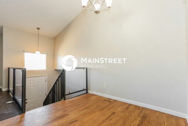 Photo - 4 Bedroom Pet-Friendly Home in Denver, CO with Main Street Renewal