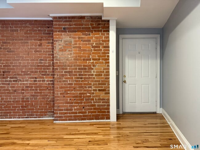 Photo - 51 Bank St Unit 2C