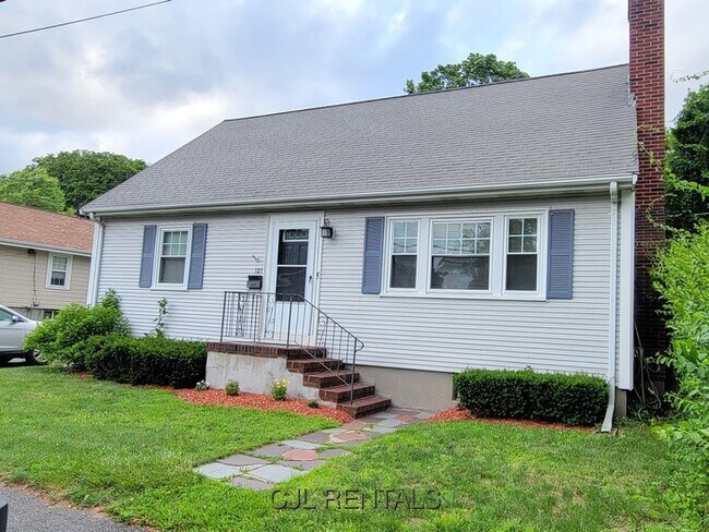 Building Photo - 121 Bedford St Rental