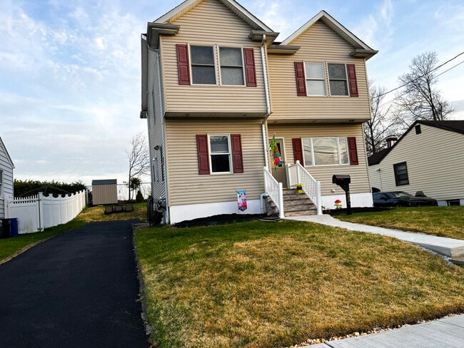 Photo - 280 S Boulevard