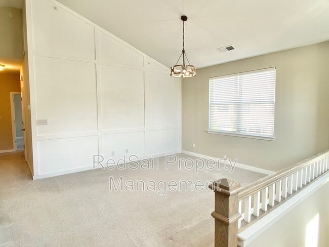 Photo - 520 Fishers Ct