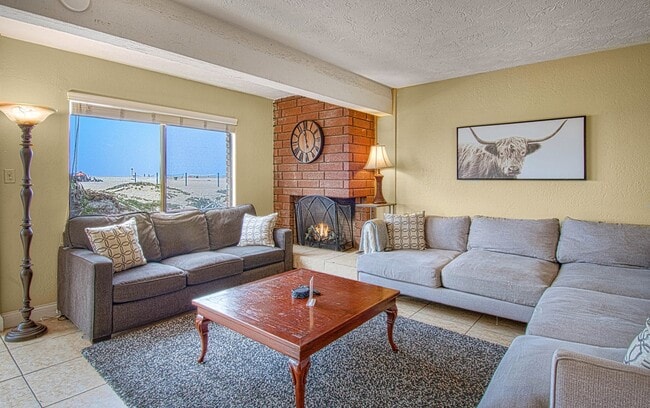 Photo - 414 E Oceanfront Unidad A