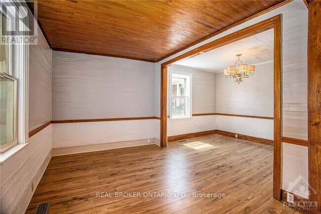 Photo - 47 Townline Road East