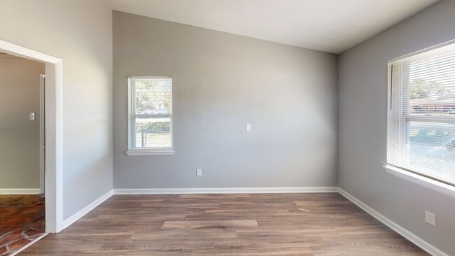 Photo - 938 Bramblewood Ln