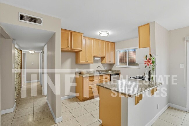 Photo - 1411 Michael Way