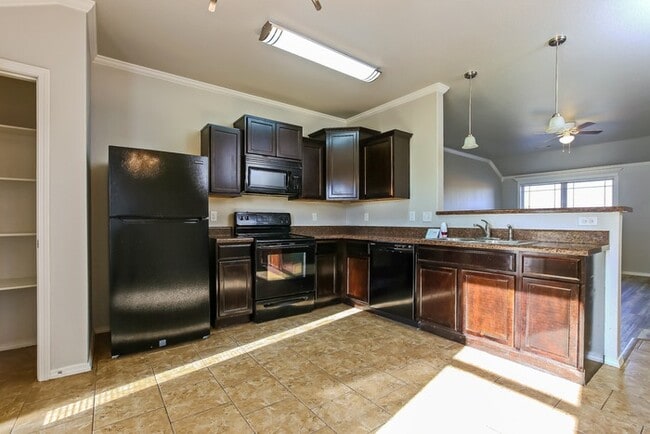 Photo - 6517 White Oak Way