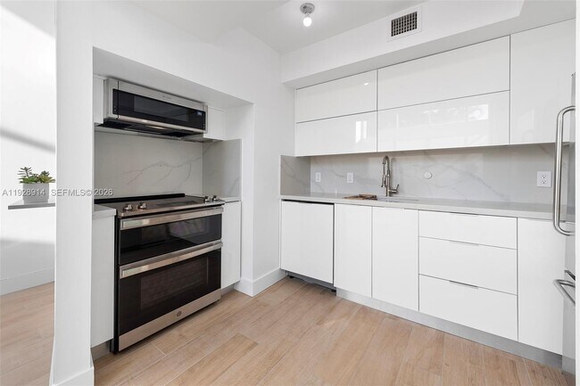 Photo - 221 Jefferson Ave Unit 2