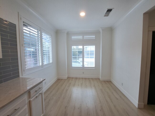 472 Somerville Cir