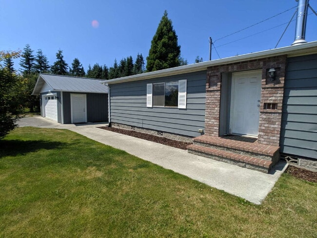 Photo - 2 bed 2 bath with large garage in Sequim