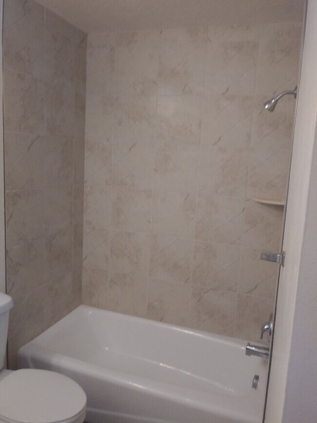 Photo - 1140 50 E Unit 1146