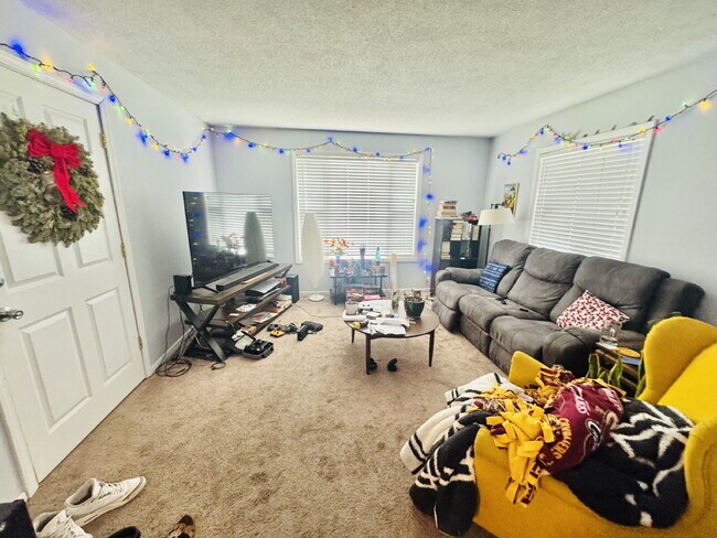 Charming 3-Bed Gem in the Heart of Minneapolis - Cozy Lower level duplex.