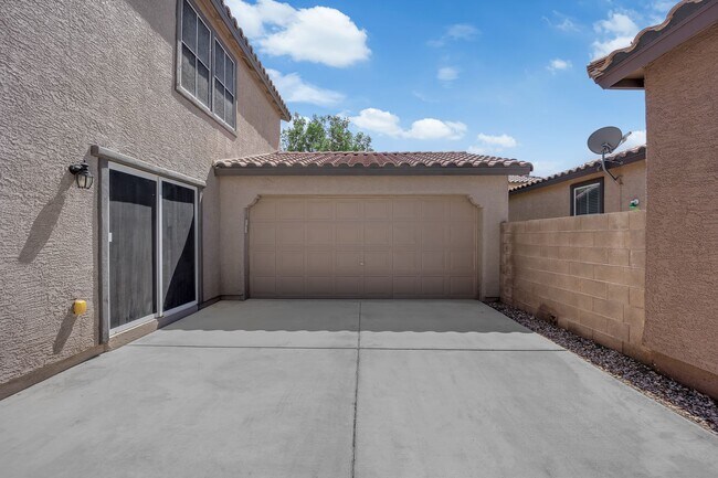 Photo - Beautiful Two bedroom 2 1/2 bath