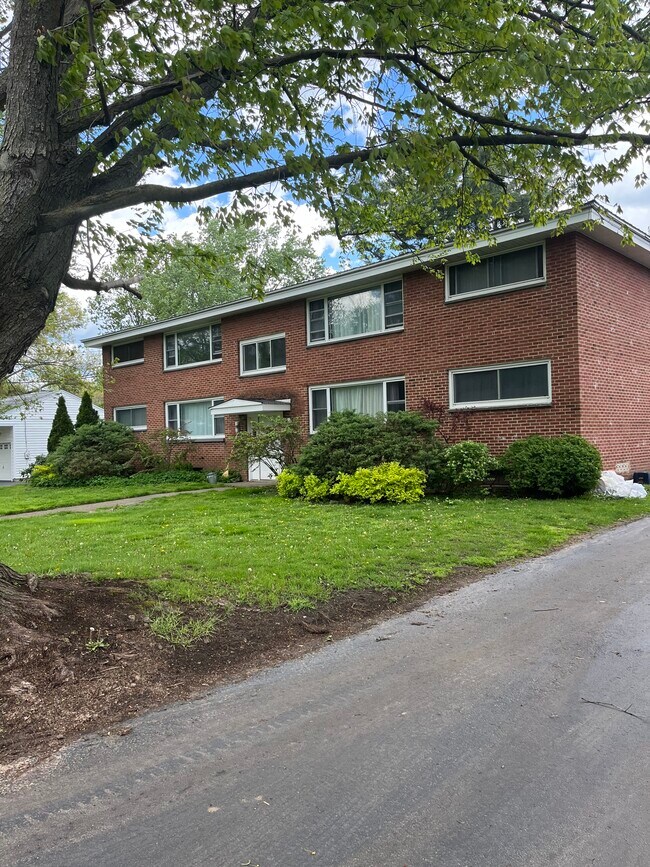 Photo - 5953 E Taft Rd Apartments Unit 3