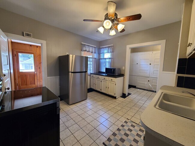 Photo - 3 Bedroom, One Bath Duplex in St. Joseph