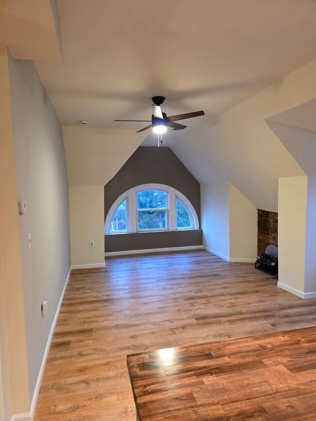 Photo - 5487 Hays St Unidad 3