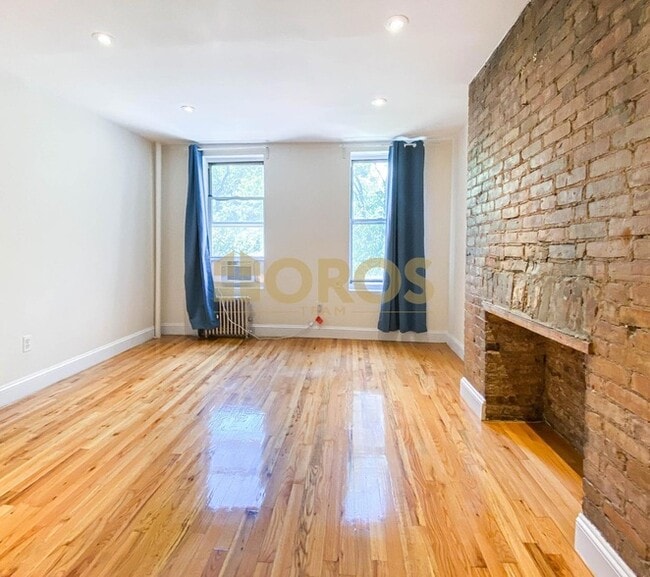 Photo - 335 E 10th St Condo