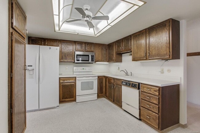 Building Photo - 14091 E Marina Dr Unit Apt 502