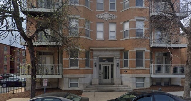 Building Photo - 627 Clara Ave Unit 202