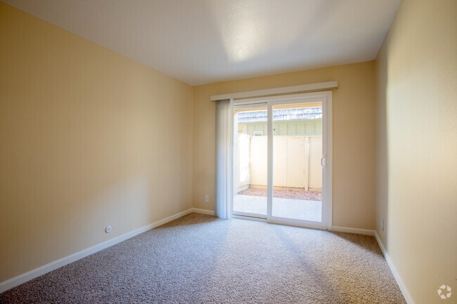 1HAB, 1BA - 650 ft² - Suburbian Garden