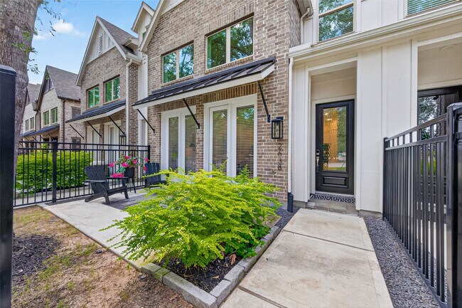 Photo - 2638 Woodforest Pkwy N