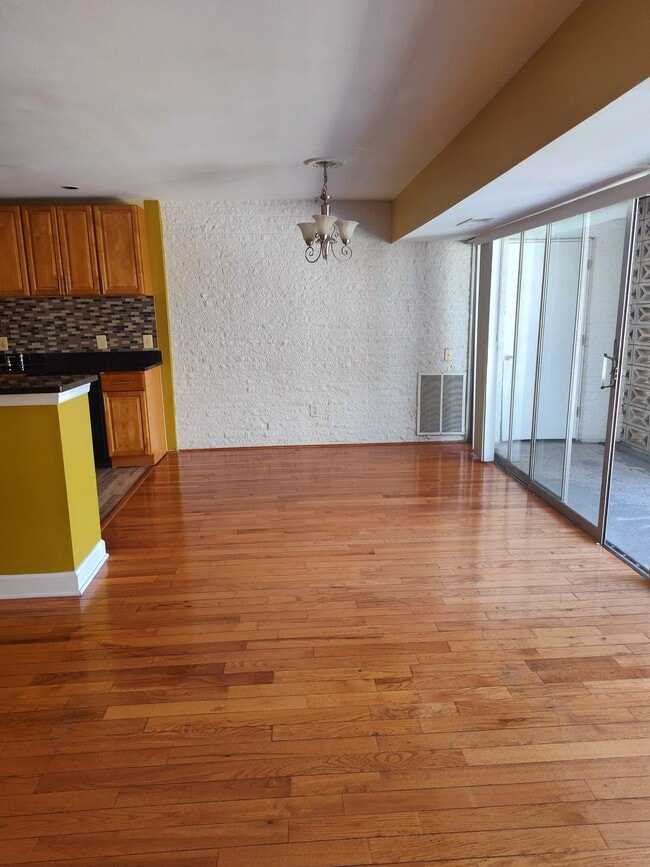 Photo - 1806 Metzerott Rd