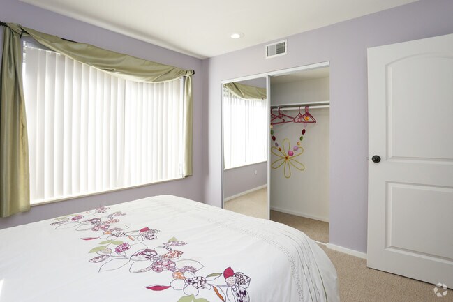 Sutton Club Apartments