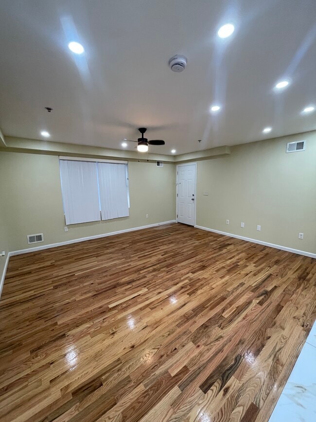 1st Floor Bedroom 1 - 93 Osborne Ter