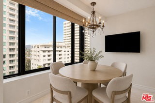 Photo - 10724 Wilshire Blvd