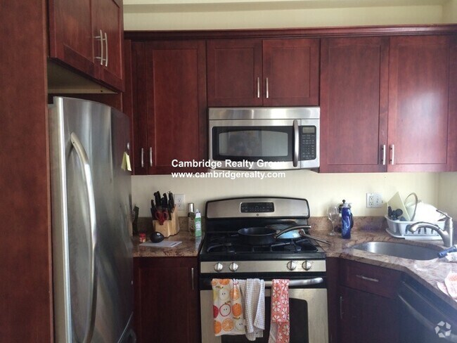 Building Photo - 152 Magazine St Unit 2A Rental
