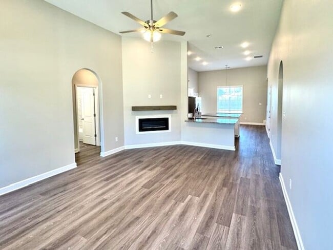 Photo - Now Leasing a 5-Bedroom 3 Bath Home in Hor...