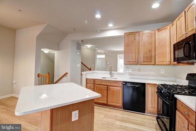 Photo - 9394 Penrose St