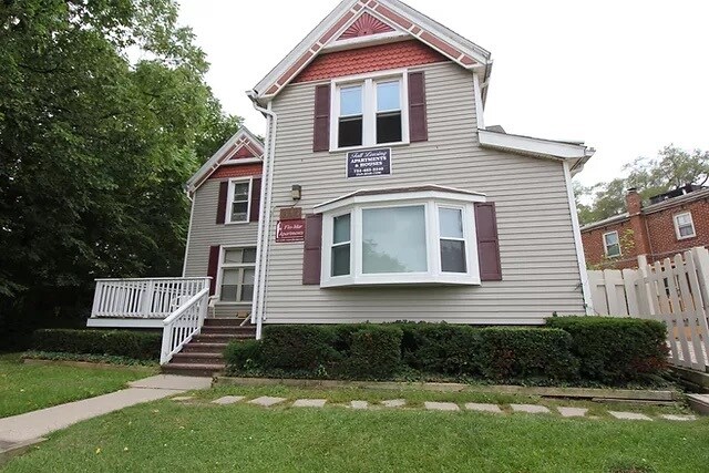 Photo - 811 Washtenaw Ave Unit 1